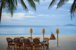 Four Seasons - The Nam Hai