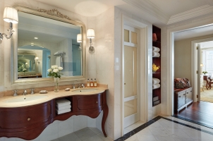 Park Hyatt Saigon - Bathroom