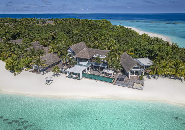 Four Seasons Resort Maldives at Landaa Giraavaru